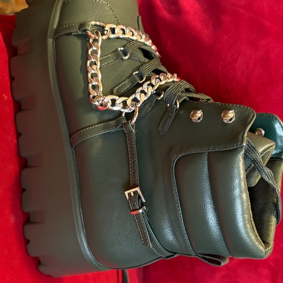 Cape Robbin Green Combat Boots with Chains - Picture 8 of 9